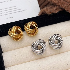 Boucles d'oreilles géométriques sculpturales exagérées en acier inoxydable plaqué or 14 carats, motif cœur, fruit, fleur pour femme - Tendance soirée - Product Image 1