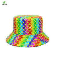 Nouveau Chapeau Bob Imperméable en PU Brillant Effet Laser Arc-en-ciel Réversible pour la Danse et le Spectacle, Tendance et Vente en Gros
