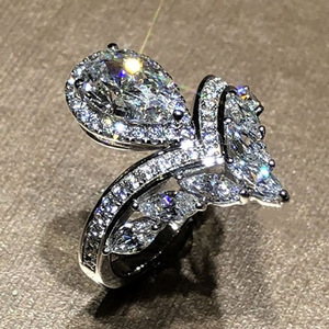 Anillo de Diamantes en Oro Rosa F1433, Corte Pera, Diamante Natural, Anillo de Compromiso para Mujer, Color D, Joyería de Diamantes Blancos - Product Image 3
