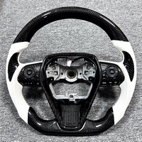 Volant de voiture personnalisé en fibre de carbone avec cuir perforé blanc, adapté à Toyota 8ème génération Camry Corolla CHR RAV4
