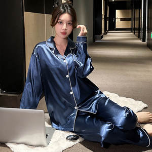 Nouveaux pyjamas en satin à manches longues pour femmes, soie glacée bleue, légers et respirants, pour les loisirs, l'été, peuvent être portés à la maison - Product Image 3