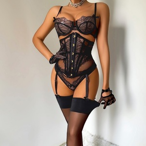 Ensemble de lingerie de luxe 5 pièces en dentelle florale brodée, comprenant un corset sous-poitrine, un <span class=keywords><strong>bustier</strong></span> à bretelles spaghetti, une jarretière, des gants et des bas - Product Image 1