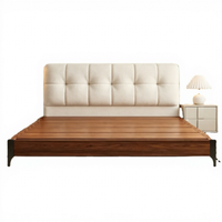 Quadratisches Cloud-Puff-Stoffbett, weiches Polster-Kopfteil, Mid-Century Walnussrahmen Plattform-Doppelbett für das Hauptschlafzimmer