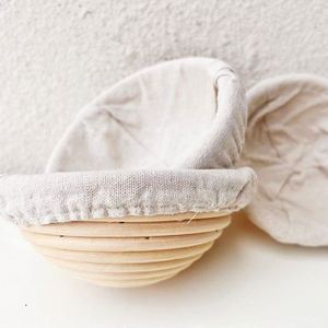 Cesta para Molde con Forro de Tela de 12 Pulgadas con Tapa y Piedra Calentadora, Cuchilla, Batidor de Pan y Set Danes - Product Image 6
