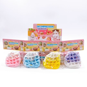 Jouets anti-stress en TPR en forme de crème glacée mochi, gaufres et autres aliments colorés, à pincer, pour la décompression, vente en gros - Product Image 1