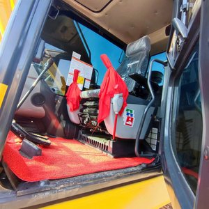 Komatsu รถขุด PC220-8มือสองพร้อมมอเตอร์และปั๊ม - Product Image 6