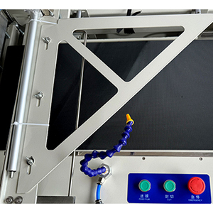Machine d'emballage sous film rétractable automatique à fonctionnement stable avec <span class=keywords><strong>coupe</strong></span>-soudure en L pour pots en <span class=keywords><strong>verre</strong></span> ronds et emballage <span class=keywords><strong>de</strong></span> sauces épaisses - Product Image 3