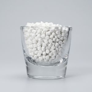 Masterbatch de PP Blanco de Alta Calidad con 80% de Contenido de CaCO3 para la Producción de Sacos Tejidos de PP y Cinta de Rafia - Product Image 1