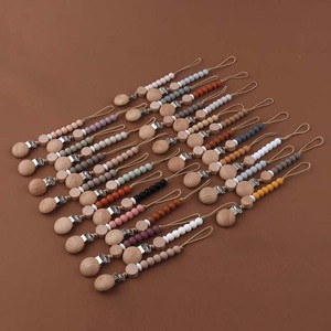 Attache-tétine pour bébé sans PBA avec perles en silicone de qualité alimentaire et clips en métal - Product Image 1