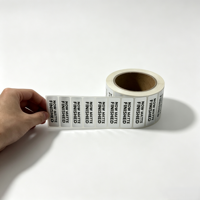Étiquettes en rouleau personnalisées haut de gamme écologiques en feuille d'argent mat, autocollantes et imperméables pour la verrerie de supermarché