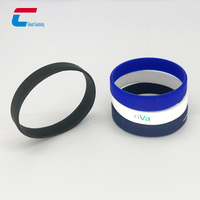Bracelet NFC en silicone fin noir pour réseaux sociaux, avec URL encodée et fonction RFID