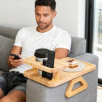 Vente en gros 2 en 1 bambou canapé accoudoir Table canapé bras plateau avec amovible canapé porte-gobelet pour boissons téléphone portable TV télécommande collations