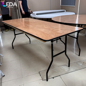 LEDA - Mesa Rectangular Plegable de Metal Color Madera Natural para Eventos y Fiestas al Aire Libre, Ideal para Hoteles y Bodas - Product Image 2
