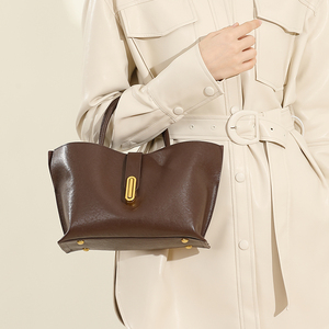 Marca Privada Bolso de Cuero Brillante Mujer Logo Personalizado Fabricante Bolso Mensajero Lujo Alta Gama Fábrica - Product Image 5