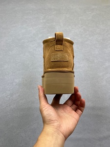 รองเท้าบูทแฟชั่นสำหรับผู้หญิงรุ่น USSG คุณภาพสูง เหมาะสำหรับใส่กลางแจ้ง ให้ความอบอุ่นในฤดูหนาว และเหมาะสำหรับสภาพอากาศที่มีหิมะตก - Product Image 2