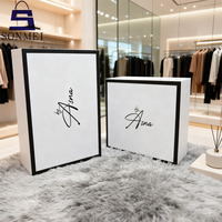 Boîte en carton personnalisée avec poignée pour emballage de vêtements et de chaussures cadeaux