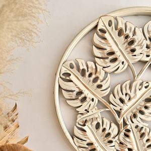 Décoration murale artisanale en bois rustique pour la maison, grand accent rond avec motif paysager, couleur blanche, lavable - Product Image 6