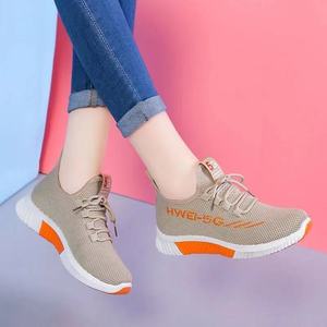YATAI nouveau printemps et été respirant femmes baskets mère personnes âgées chaussures de marche chaussures pour femmes travail