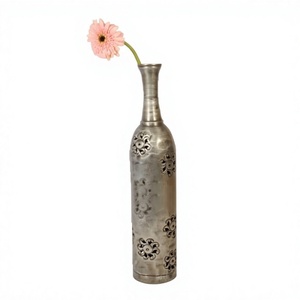 Vase décoratif Art Déco en métal, centre de table traditionnel pour salon, chambre, bureau, hôtel, restaurant, événement de mariage - Product Image 1