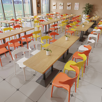 Ensemble de table et chaises de salle à manger de style minimaliste moderne, chaise en plastique empilable durable pour cantine scolaire, café