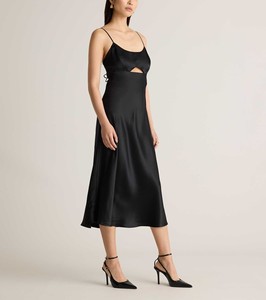 Elegante Vestido Midi Negro de Seda con Detalle Recortado, Tirantes Finos, Corte Ajustado y Dobladillo Evase, Ideal para Fiestas - Product Image 3