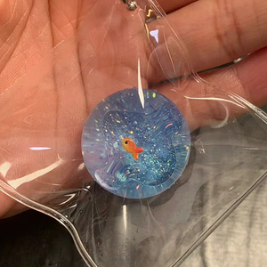 Ocean Planet Squishy de Pez Dorado con Lentejuelas Brillantes, Juguete Sensorial Antiestrés para Aliviar el Estrés, Muñeco para Apretar - Product Image 2