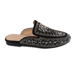 WETKISS Factory Wholesale Free Label Ladies Flats Slippers <strong>Close</strong> <strong>Toe</strong> Slippers Black Slides Women Flat <strong>Mules</strong> With Rivets - Product Image 3