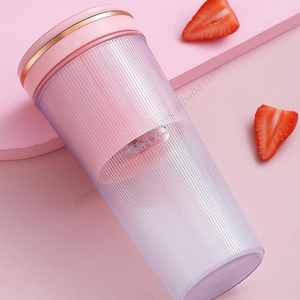 Mixeur Portable Multifonctionnel A2500 en Gros : Extracteur de Jus, Broyeur, Mixeur, Presse-Fruits USB pour la Maison - Product Image 3