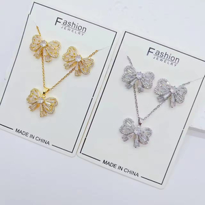 Conjunto de Joyería de Moda para Mujer, Acero Inoxidable, Chapado en Oro Real, con Zirconia, Collar con Colgante de Mariposa y Aretes, para Regalo - Product Image 1