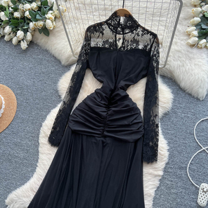 Vestido formal negro oscuro para mujer - con encaje, manga larga, plisado cosido, entallado en la cintura, con dobladillo con volantes. - Product Image 2