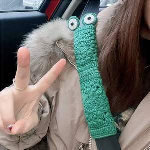 ปลอกหุ้มพวงมาลัยรถยนต์หนังแท้ถักโครเชต์ลายดอกทานตะวันแบบครอส-บอร์เดอร์ แอคกี้ แฟชั่น พร้อมอุปกรณ์เสริมสำหรับสะพายไหล่ - Product Image 1