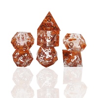 Ensemble de dés à angle droit de style Cthulhu de luxe à noyau liquide (7 dés) en résine transparente gris/violette pour le jeu de rôle Dungeons and Dragons