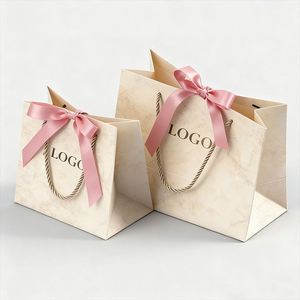 Sacs en papier de luxe écologiques mats |   Emballage personnalisé avec logo imprimé pour les campagnes de vente au détail et promotionnelles - Product Image 1