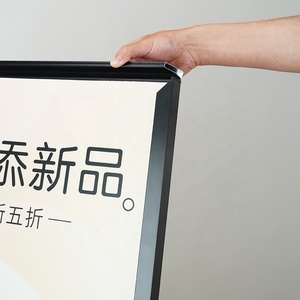 Cartelli esterni con logo piccolo Poster con supporto - Product Image 3