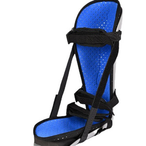 Attelle de cheville bleue réglable pour la rééducation des entorses et des fractures - Product Image 5