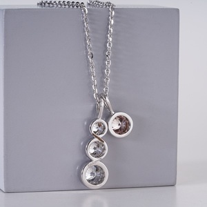 Collar con Colgante de Diamante Cultivado en Laboratorio de Primera Calidad en Oro de 14K para Mujer, Joyería Fina Elegante con Brillo Brillante y Estilo Clásico - Product Image 3