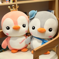 Peluche pingouin de dessin animé douce avec rembourrage en coton PP pour filles de 8 à 13 ans, cadeau d'anniversaire, poupée à câliner