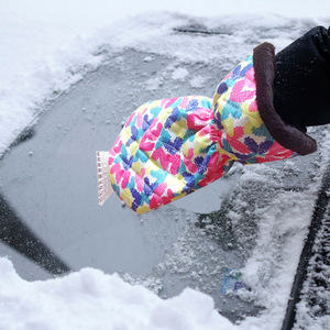 M4 ngụy trang vải <span class=keywords><strong>Ice</strong></span> <span class=keywords><strong>scraper</strong></span> <span class=keywords><strong>Mitt</strong></span> tuyết không thấm nước Remover <span class=keywords><strong>scraper</strong></span> găng tay cho xe kính chắn gió - Product Image 2