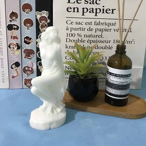 Hermosa niña sentada decoración yeso herramienta de molienda retrato tridimensional estatua artesanía vela herramienta de molienda pequeña - Product Image 4