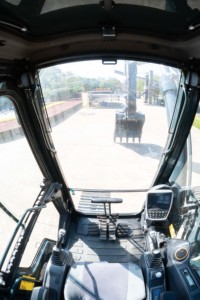 Excavatrice d'occasion HYUNDAI HX375L de 38 tonnes, état quasi neuf, prix original bas, conforme EPA&CE, en stock, vente flash - Product Image 5