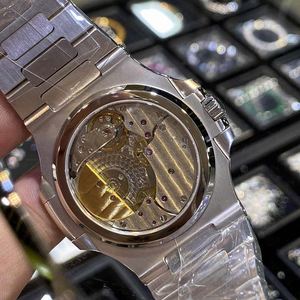 Montre-bracelet automatique mécanique de luxe en or, personnalisée, de haute qualité, avec diamants glacés et moissanite, pour la vente en gros - Product Image 4