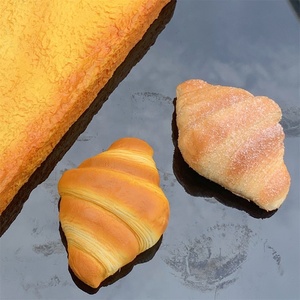 3,1 pouces, 1 pièce, Mignon modèle de pain simulé, Décoration pour la maison et la cuisine, Pains décorés de sucre en poudre, Jouets muraux DIY, Présentoir à croissants - Product Image 4