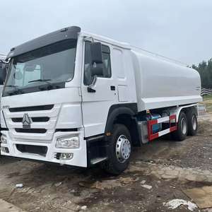 Camión Cisterna de Agua HOWO Usado, Económico, con Motor Diésel, 20 Metros Cúbicos, 6x4, con Bomba, en Venta - Product Image 1