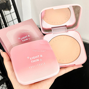 Polvo Fijador Matificante Ligero Airbrush de Charlotte <span class=keywords><strong>Tilbury</strong></span> Cosmetics Tono 1 FAIR para un Maquillaje de Belleza con Acabado Perfecto - Product Image 2