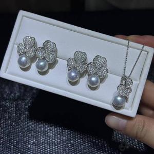 Ensemble de bijoux en argent sterling avec perle baroque d'eau douce classique de 9-10 mm, motif de trois pétales de fleurs - Product Image 4