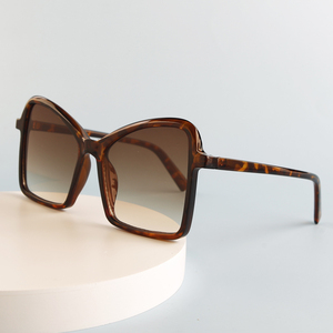 <span class=keywords><strong>Occhiali</strong></span> da Sole Unisex Retrò di Alta Gamma con Montatura Grande Nuova Uscita <span class=keywords><strong>Occhiali</strong></span> Oversize a Farfalla per Uomo e Donna <span class=keywords><strong>M</strong></span> 6157 - Product Image 2