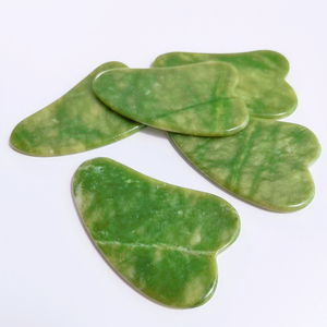 Popular vender Nanfang Jade guasha herramienta de forma de corazón, buena para <span class=keywords><strong>la</strong></span> salud verde guastone - Product Image 4