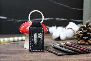 Porte-clés personnalisé en similicuir Laserable vierge porte-clés en cuir végétalien Groomsman gravé porte-clés en cuir monogramme porte-clés - Product Image 2
