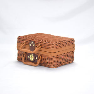 Hete Verkoop Vintage Geweven Picknickmand Stapelbare Zachte Rechthoekige Opslag Plastic Rotan Koffer Met Deksel Geschenkmand - Product Image 4