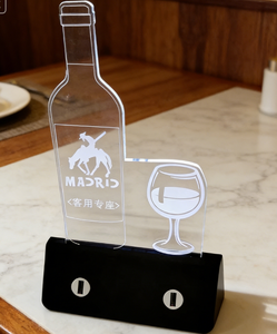 कैफे/रेस्तरां स्टोर प्रदर्शन के लिए डिजाइन के लिए एलईडी लाइट के साथ डेज़ कस्टमाइज्ड ऐक्रेलिक पावर बैंक डिस्प्ले स्टैंड - Product Image 1